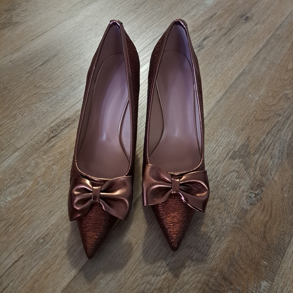 Women's Pointed Toe Metallic Brown Bow Heels Size 39